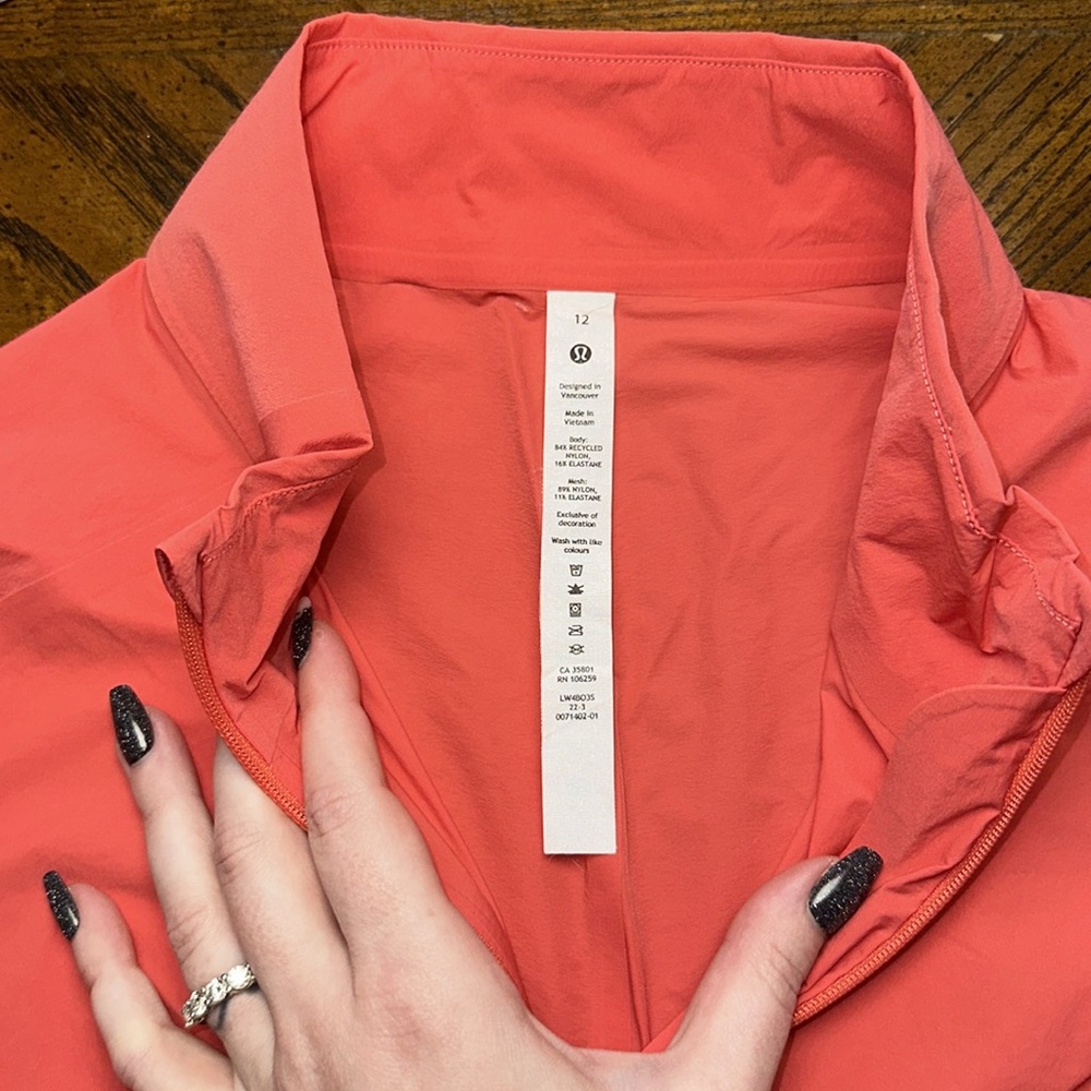 NEW! Lululemon Fast and Free Windbreaker Jacket - Picture 5 of 7
